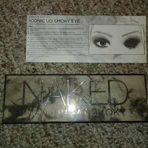 Urband Decay Naked Smoky